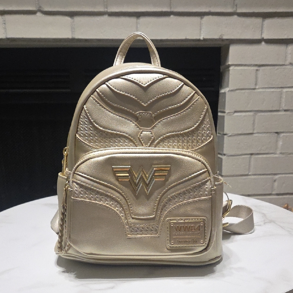 Loungefly x DC: Wonder Woman Mini Backpack